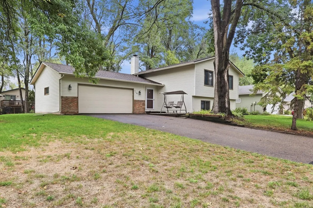 718 73rd WAY N, Brooklyn Park, MN 55444