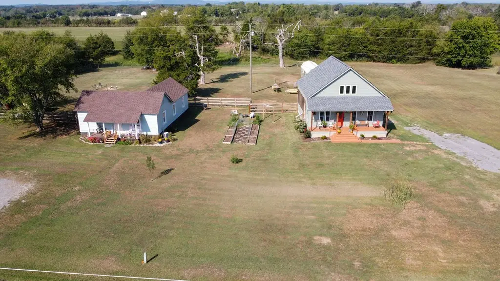 9986 Taylor Rd, Rockvale, TN 37153