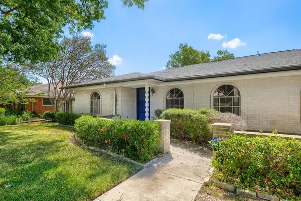 6018 Woodwick DR, Windcrest, TX 78239