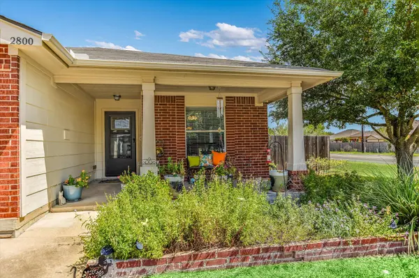 2800 Tyler LN, Taylor, TX 76574