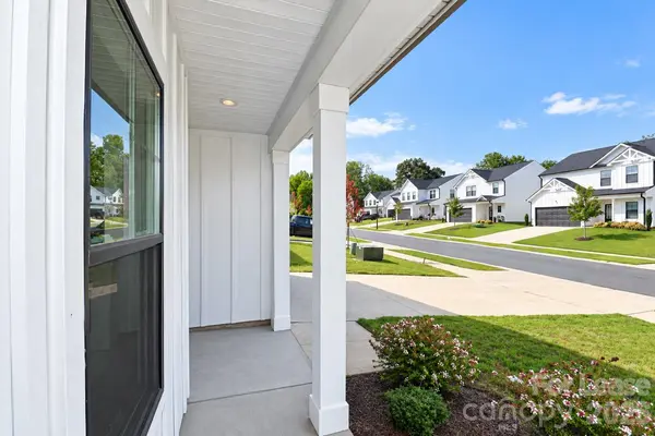 105 Silverwood CT, Mooresville, NC 28115