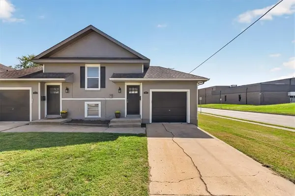 100 E South AVE, Belton, MO 64012