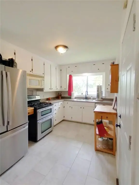 10704 BALES AVE, Kansas City, MO 64137