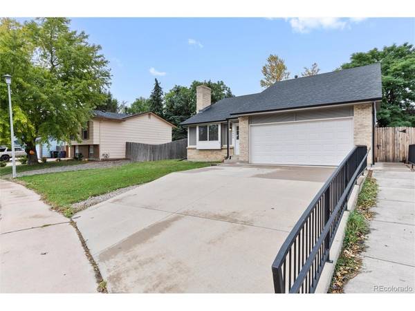 9860 W Chenango, Denver, CO 80123
