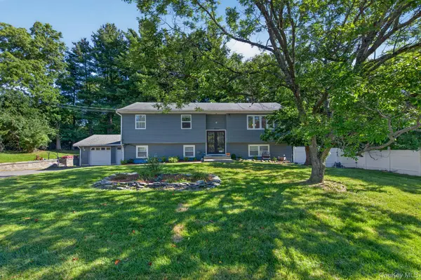 11 Amy LN, Middletown, NY 10941