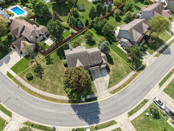 8772 Randall DR, Fishers, IN 46038