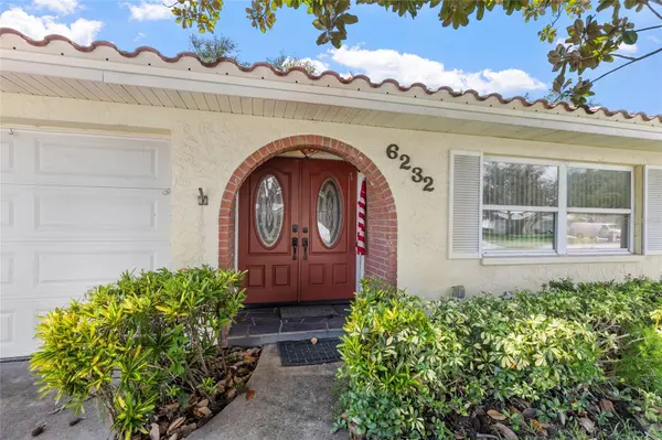 6232 43RD AVE N, Kenneth City, FL 33709