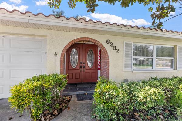 6232 43RD AVE N, Kenneth City, FL 33709