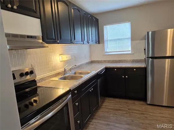 2337 Millvalley DR, Florissant, MO 63031