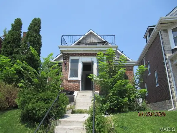 4569 Lewis PL, St Louis, MO 63113
