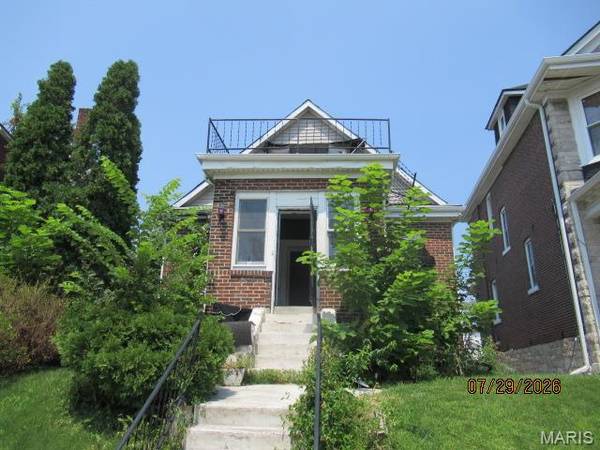 4569 Lewis PL, St Louis, MO 63113