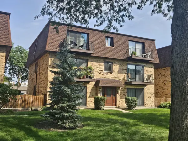 9709 Bianco TER #E, Des Plaines, IL 60016