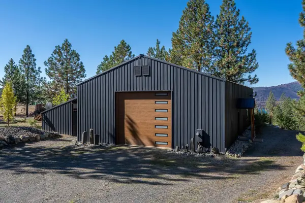 5186 Hunter Ridge WAY, Hunters, WA 99137