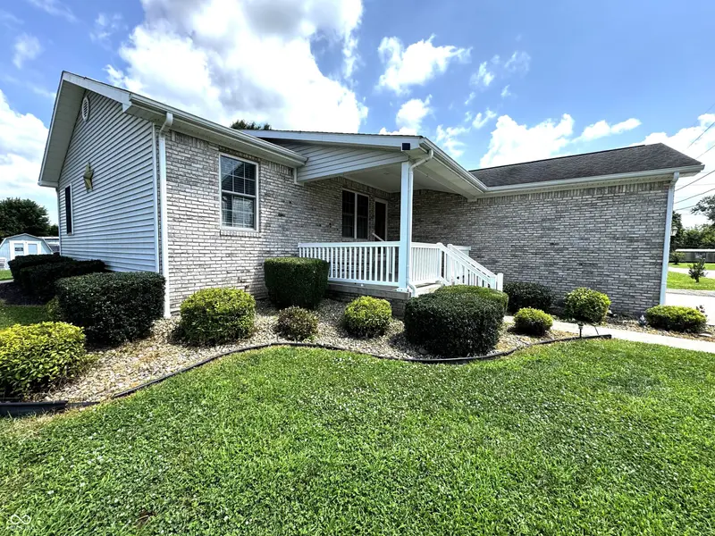 117 S Jackson ST, Medora, IN 47260
