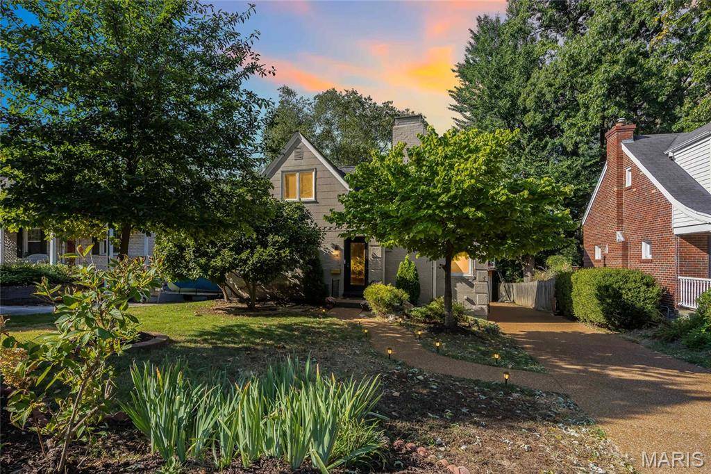 541 Mapleview DR, University City, MO 63130