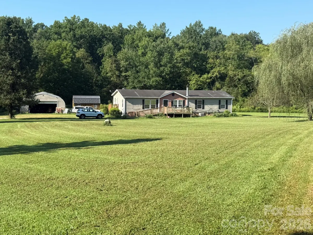 907 Epley DR, Marion, NC 28752