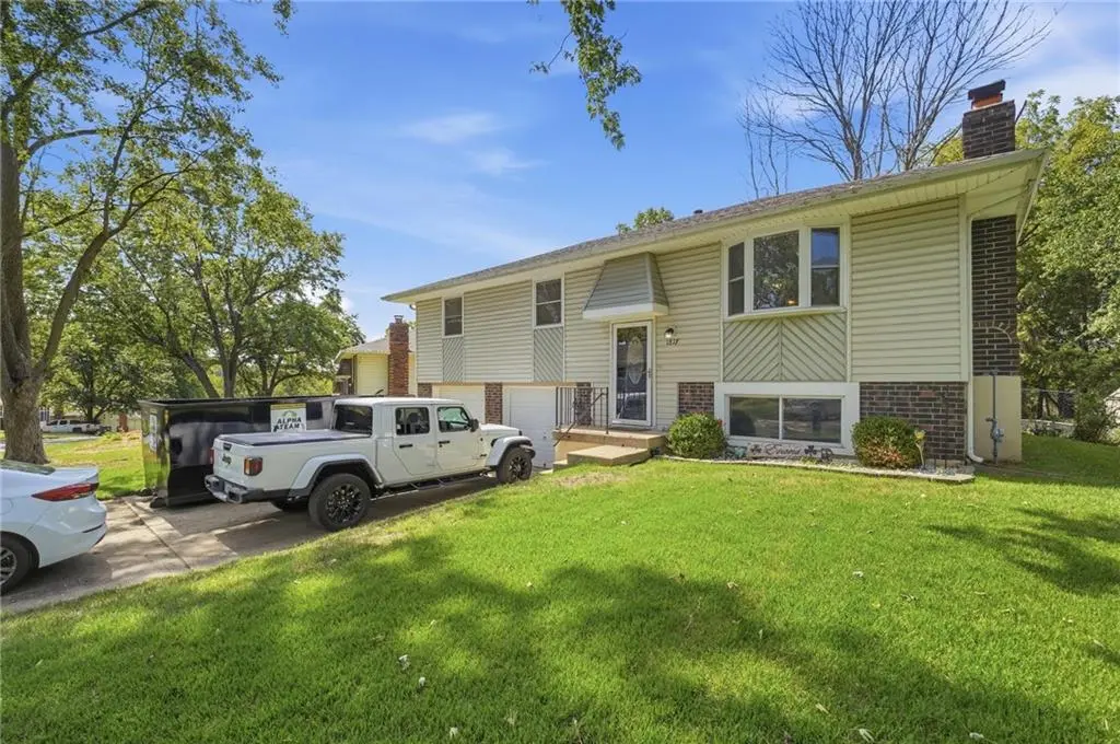 1817 SE Abbey ST, Blue Springs, MO 64014