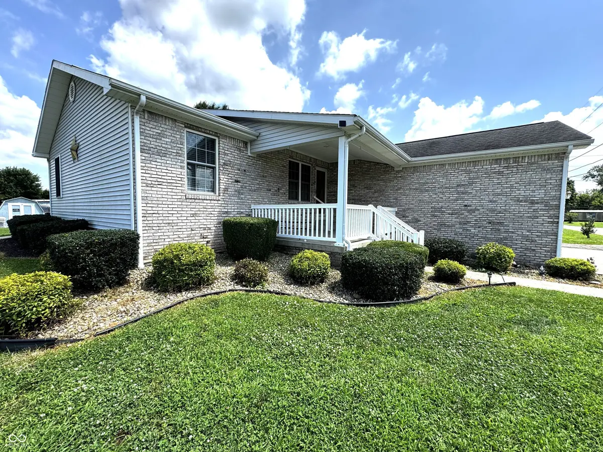 117 S Jackson ST, Medora, IN 47260