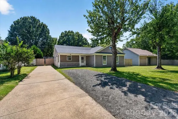 8006 Sheringham WAY, Charlotte, NC 28227