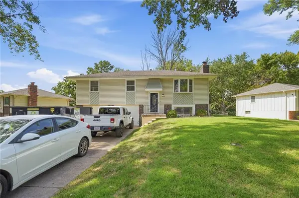 1817 SE Abbey ST, Blue Springs, MO 64014