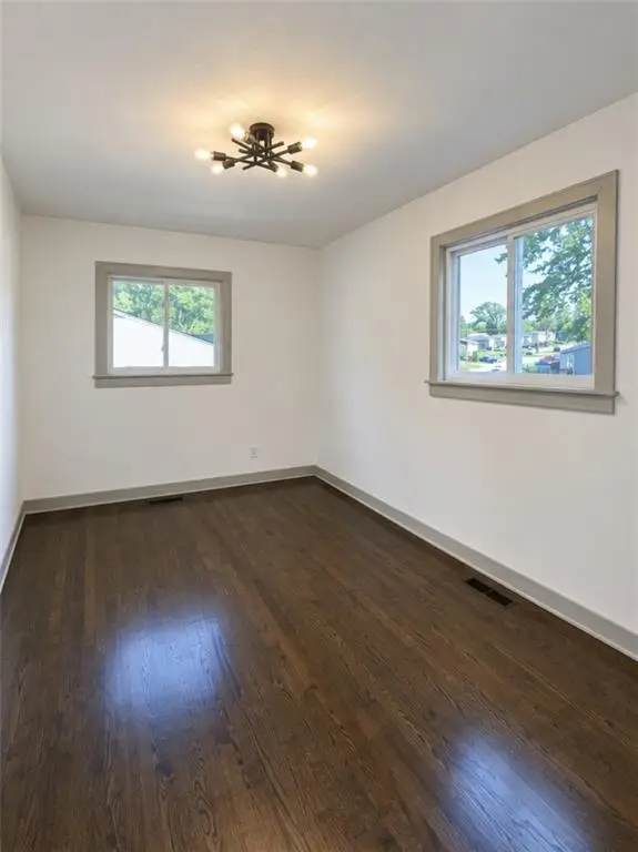 3504 Sloan DR, Kansas City, KS 66104