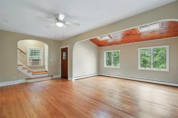 82 Birch DR, Pleasantville, NY 10570