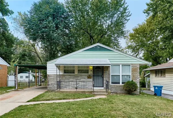 114 Monteith CIR, St Louis, MO 63137