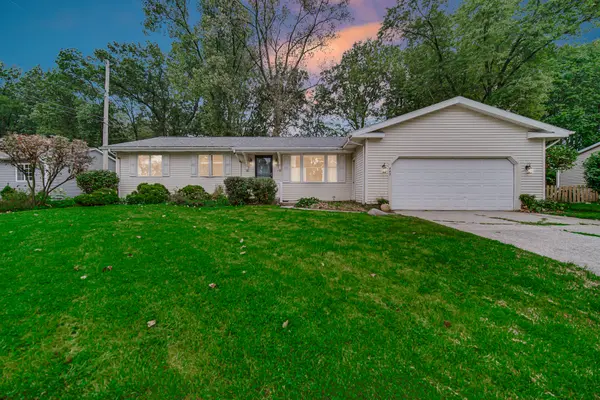 207 Highland DR, Valparaiso, IN 46383