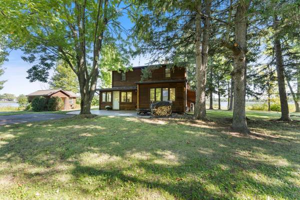246 Magnor Lake CT, Clayton, WI 54004