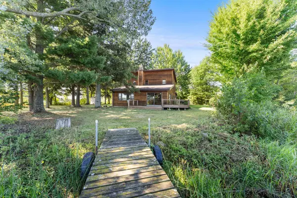 246 Magnor Lake CT, Clayton, WI 54004