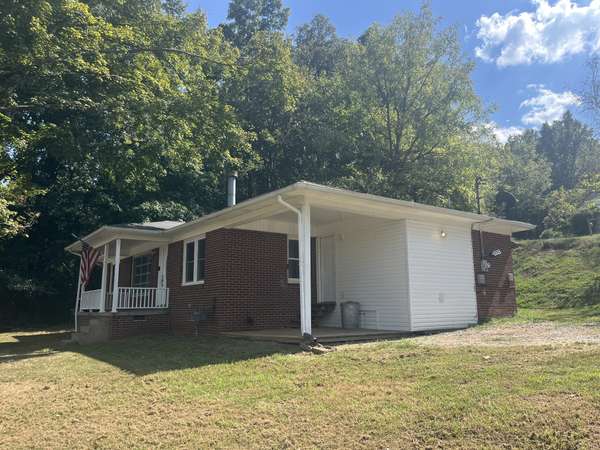 305 Folger St, Waynesboro, TN 38485