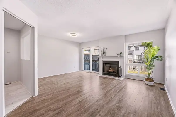 197 Tartan DR, Barrhaven, ON K2J 3S3