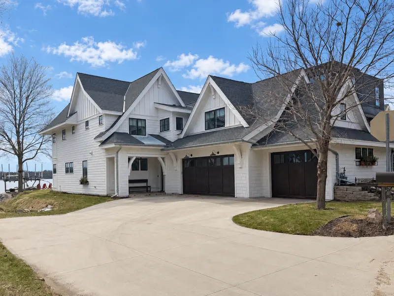 365 Lakeview AVE, Tonka Bay, MN 55331