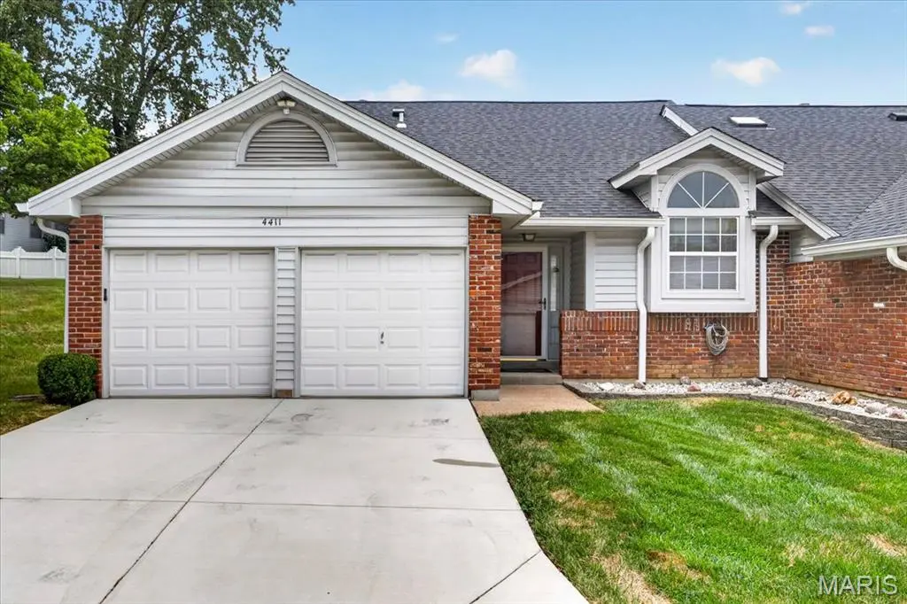 4411 Stone Wood CT, St Louis, MO 63128