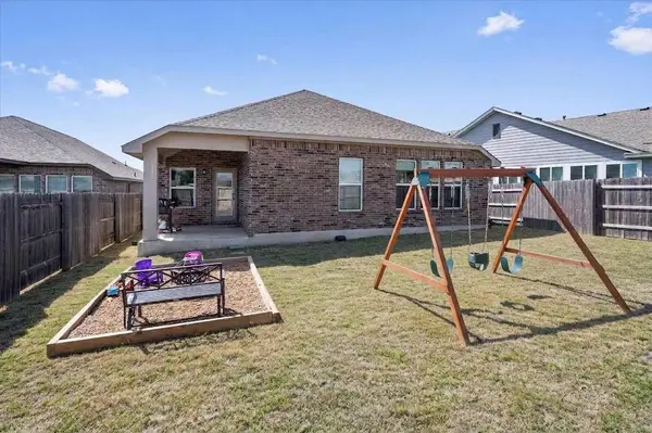 102 Patrick Herndon DR, Bastrop, TX 78602