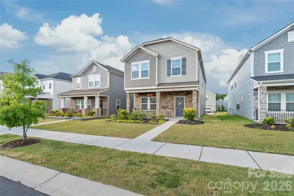 613 Cedar Knoll CIR, Pineville, NC 28134