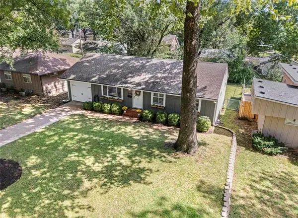 6141 CATALINA ST, Fairway, KS 66205