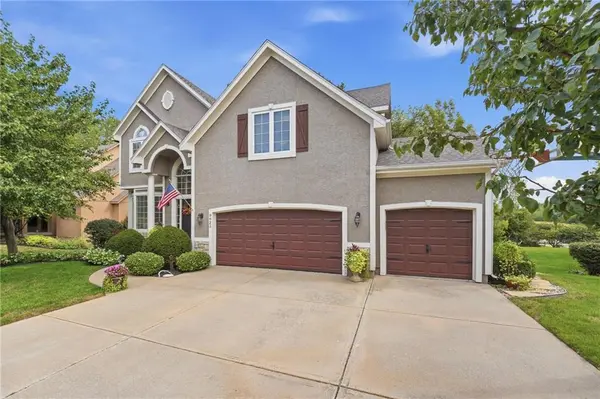 9623 Falcon Valley Dr DR, Lenexa, KS 66220