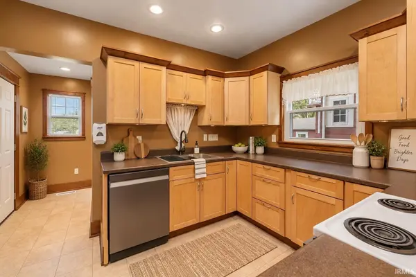 520 N Riley ST, Kendallville, IN 46755-1231