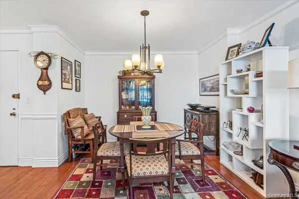 220-55 46th AVE #5A, Bayside, NY 11361