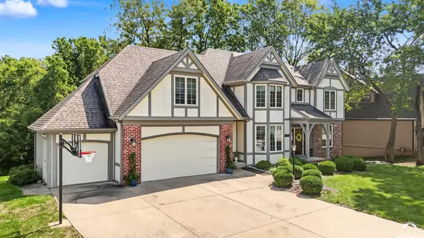 1040 Oak Tree DR, Lawrence, KS 66049