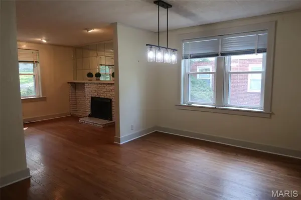 711 Fieldston TER, Webster Groves, MO 63119