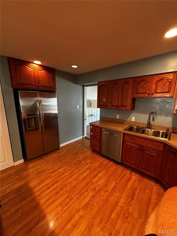 6702 Flowervale DR, Hazelwood, MO 63042