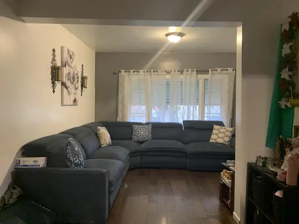 3425 W 63rd PL, Chicago, IL 60629