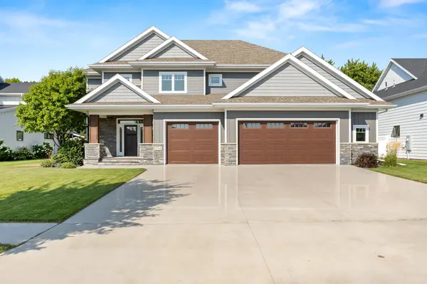 3764 Aspyn LN N, Fargo, ND 58102