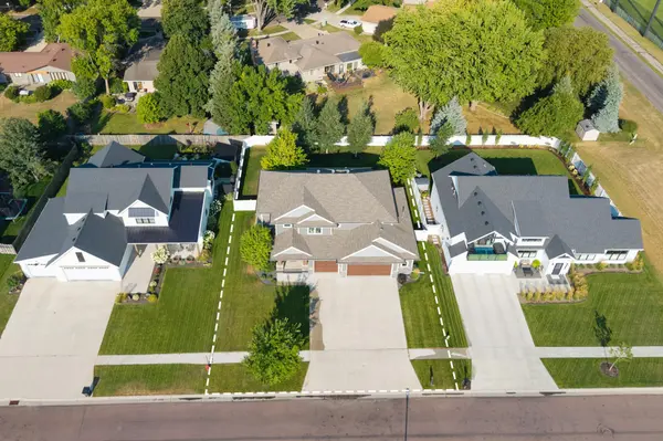3764 Aspyn LN N, Fargo, ND 58102