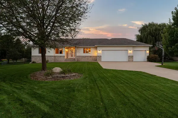 1110 27th ST SW, Austin, MN 55912