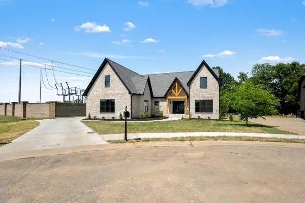 2338 Thad Ct, Murfreesboro, TN 37128