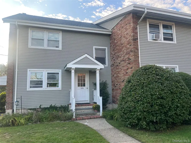 125 Fire Island AVE #2 B, Babylon, NY 11702