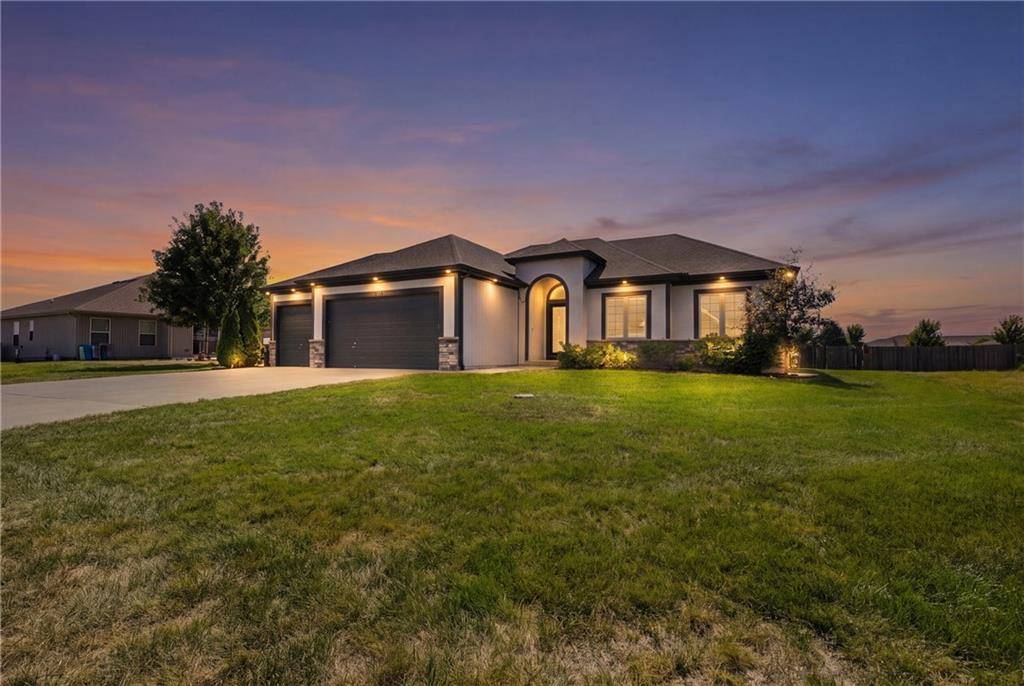 7917 SW 2nd TER, Blue Springs, MO 64014